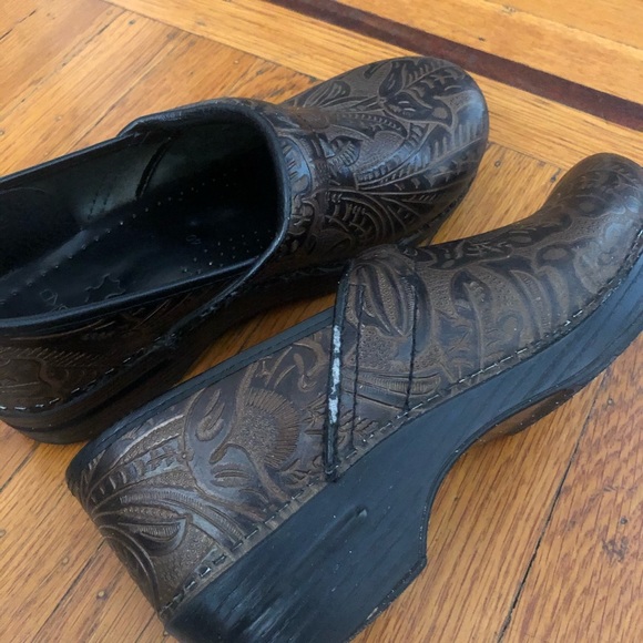 Dansko brown leather tooled clogs shoes 40 10 9.5 - Picture 7 of 8